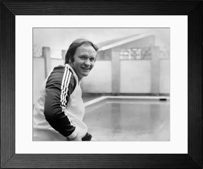 Framed Print : Ron Atkinson, the West Brom manager relaxes at his home, December 1978 P017030 Framed Print : Ron Atkinson, the West Brom manager relaxes at his home, December 1978 P017030