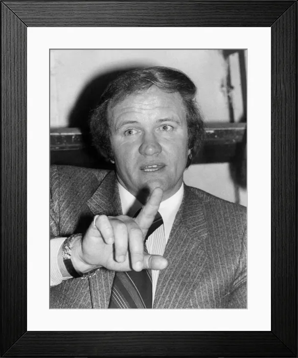Framed Print : West Bromwich Albion Manager Ron Atkinson at the Sports Writers Lunch this afternoon Framed Print : West Bromwich Albion Manager Ron Atkinson at the Sports Writers Lunch this afternoon