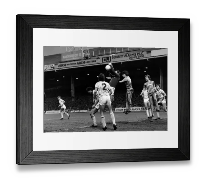 Framed Print : English League Division Two match at Maine Road Manchester City 1 v Sheffield