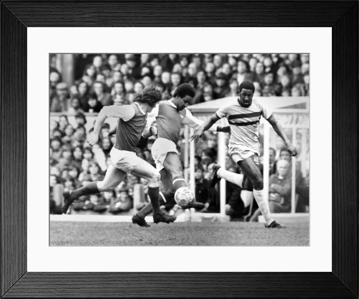 Framed Print : English League Division One match at Highbury. Arsenal 2 v West Ham United 1 Framed Print : English League Division One match at Highbury. Arsenal 2 v West Ham United 1