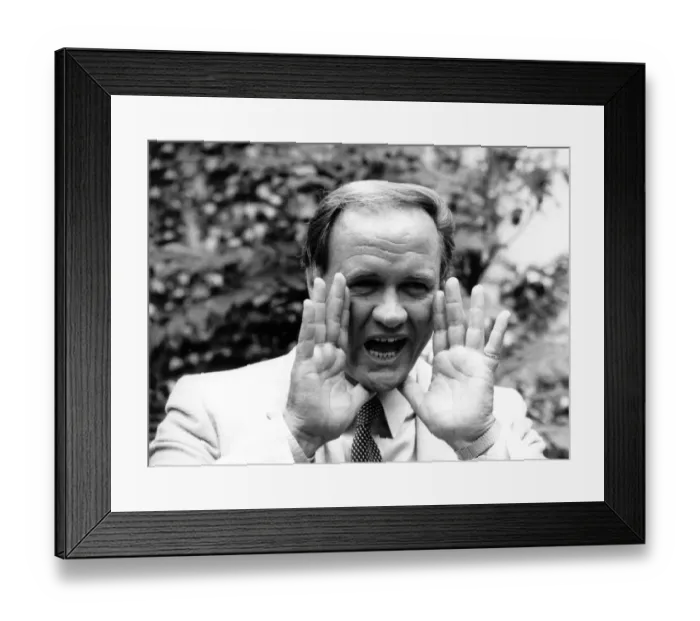 Framed Print : Manchester Uniteds flamboyant manager Ron Atkinson in London for the publication of Framed Print : Manchester Uniteds flamboyant manager Ron Atkinson in London for the publication of