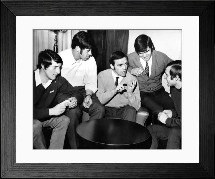 Framed Print : West Bromwich Albion players who meet Chelsea tomorrow (Sat Framed Print : West Bromwich Albion players who meet Chelsea tomorrow (Sat