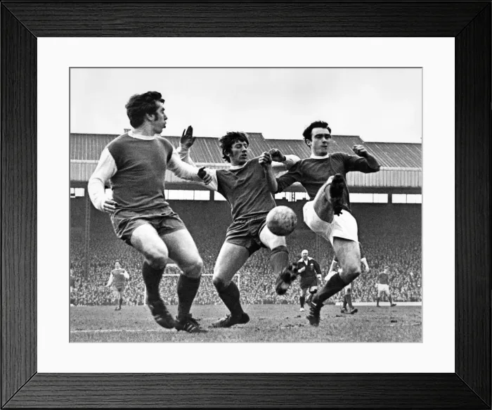 Framed Print : Machester United v Sheffield Wednesday. John Aston (3rd left Framed Print : Machester United v Sheffield Wednesday. John Aston (3rd left