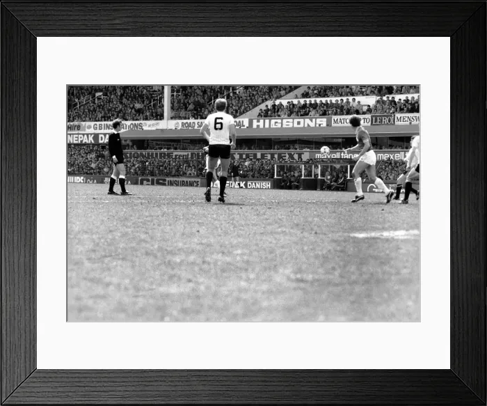 Framed Print : English League Division One match. Everton 1 v Ipswich Town 1. May 1983 MF11-28-033