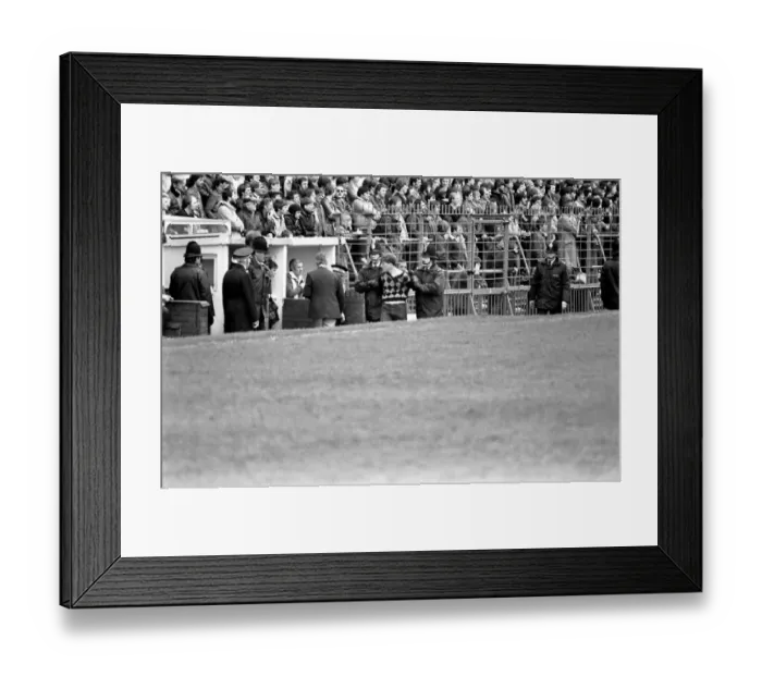 Framed Print : English League Division Two match. Bolton Wanderers 0 v Chelsea 1. May 1983 MF11-27-006