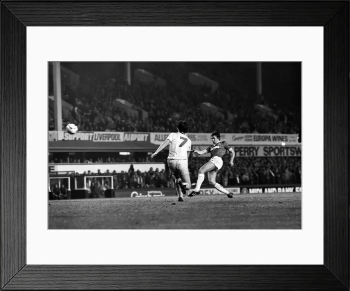 Framed Print : English League Division One match at Goodison Park. Everton 0 v Birmingham City 0 City