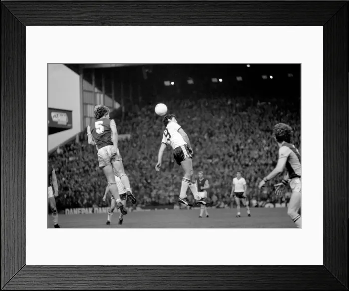 Framed Print : English League Division One match. Aston Villa 2 v Manchester United 1
