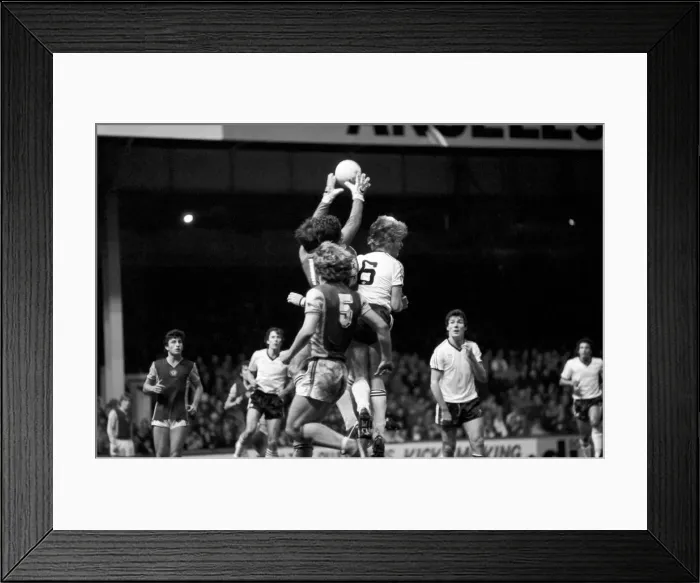 Framed Print : English League Division One match. Aston Villa 2 v Manchester United 1