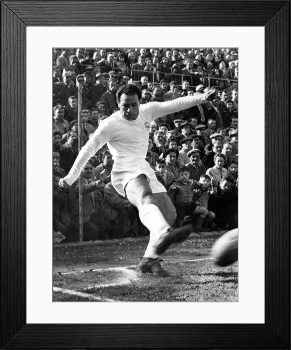 Framed Print : Nice v Real Madrid. Joseito, outside right, Real Madrid F. C. April 1957 P011207