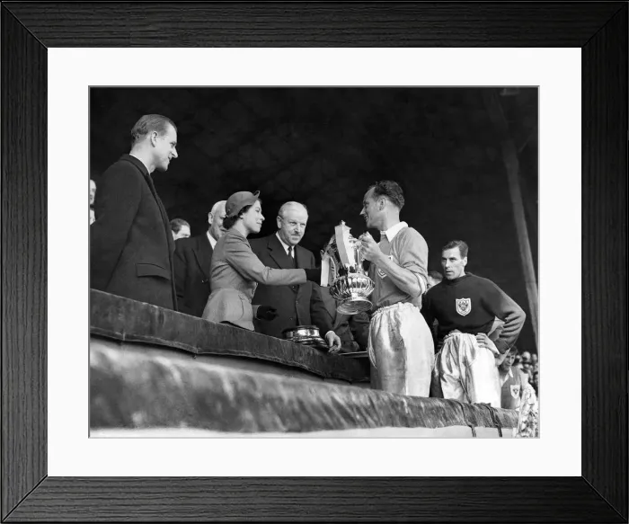 Framed Print : Blackpool beat Bolton (4-3) in the final of the F. A. Cup at Wembley Her majesty the Queen Framed Print : Blackpool beat Bolton (4-3) in the final of the F. A. Cup at Wembley Her majesty the Queen