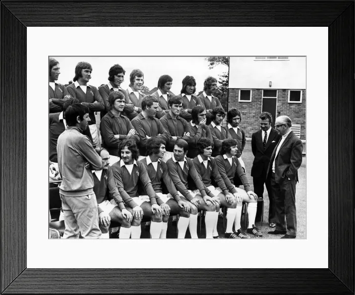Framed Print : A welcome back to the Everton first team pool from Everton club chairman Mr John Moores Framed Print : A welcome back to the Everton first team pool from Everton club chairman Mr John Moores