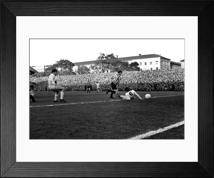 Framed Print : English League Division One match Newcastle United 3 v Sunderland 0 Framed Print : English League Division One match Newcastle United 3 v Sunderland 0