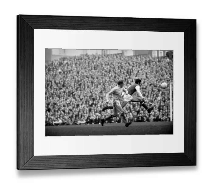 Framed Print : Sport Football. Arsenal vs. Manchester City. Penalty! Coty Framed Print : Sport Football. Arsenal vs. Manchester City. Penalty! Coty