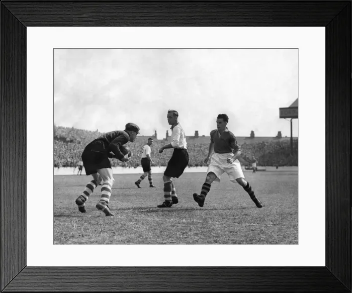 Framed Print : Manchester United v. Charlton. Bartram, Charlton goalkeeper runs out to save Framed Print : Manchester United v. Charlton. Bartram, Charlton goalkeeper runs out to save