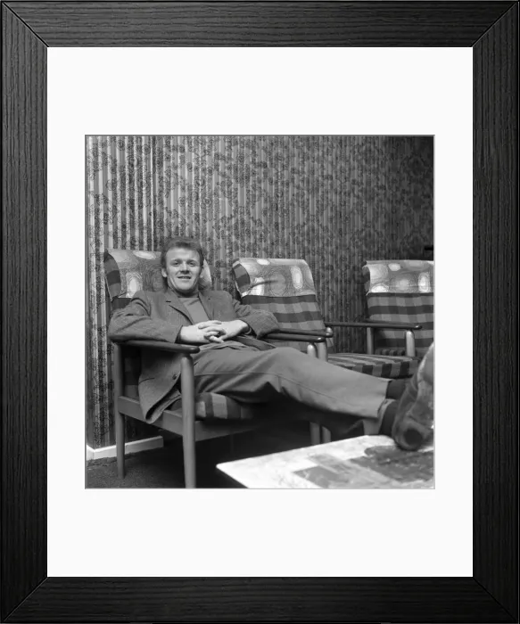 Framed Print : Leeds Skipper, Billy Bremner sits back - waiting and hoping his cold clears up before Framed Print : Leeds Skipper, Billy Bremner sits back - waiting and hoping his cold clears up before