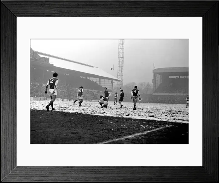Framed Print : Sport: Football: Sheffield Wednesday v. Arsenal. Jack Whitham (2nd from right Framed Print : Sport: Football: Sheffield Wednesday v. Arsenal. Jack Whitham (2nd from right