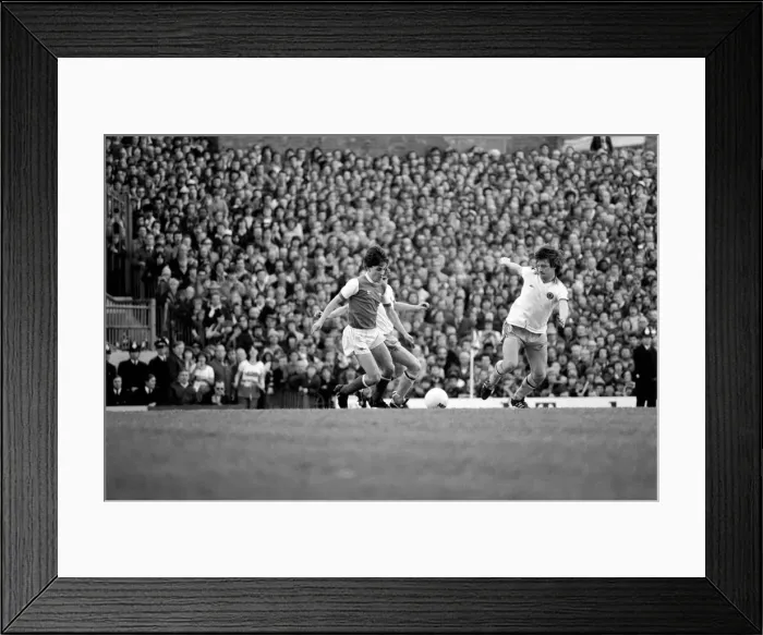 Framed Print : Division One Football 1980 / 81 Season. Arsenal v Aston Villa, Highbury Framed Print : Division One Football 1980 / 81 Season. Arsenal v Aston Villa, Highbury