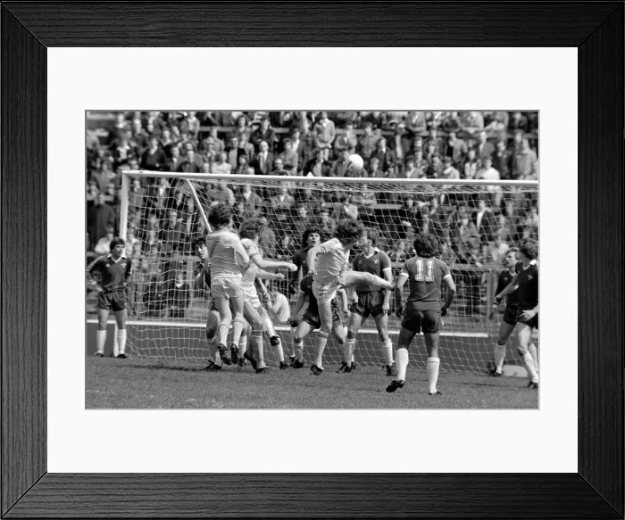 Framed Print : Division Two Football, Chelsea v Notts County, Stamford Bridge Framed Print : Division Two Football, Chelsea v Notts County, Stamford Bridge