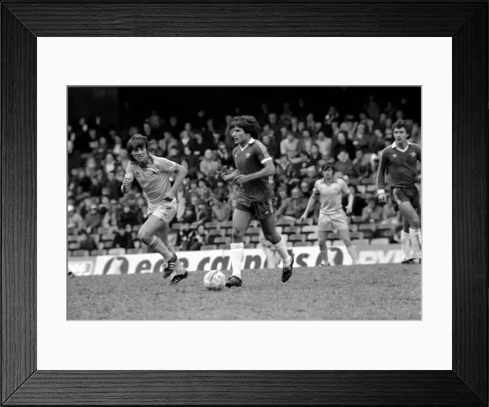 Framed Print : Division Two Football, Chelsea v Notts County, Stamford Bridge Framed Print : Division Two Football, Chelsea v Notts County, Stamford Bridge