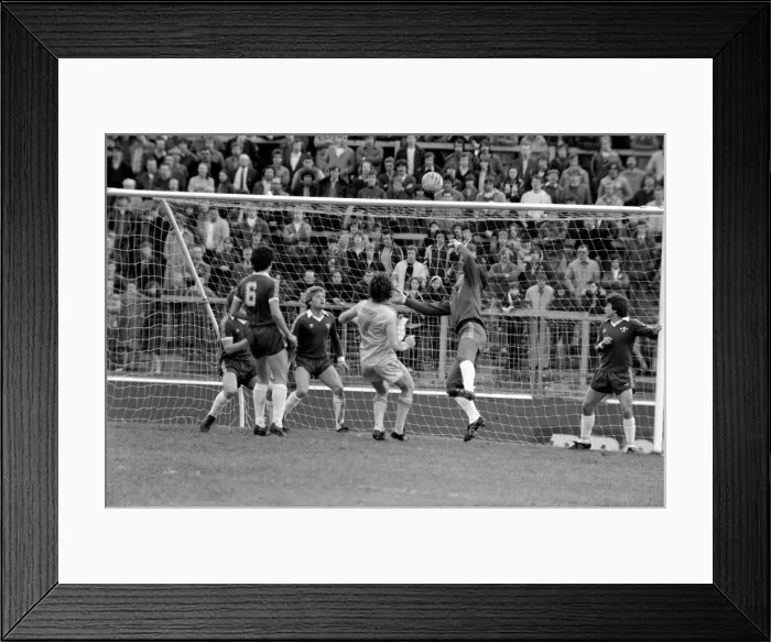 Framed Print : Division Two Football, Chelsea v Notts County, Stamford Bridge Framed Print : Division Two Football, Chelsea v Notts County, Stamford Bridge