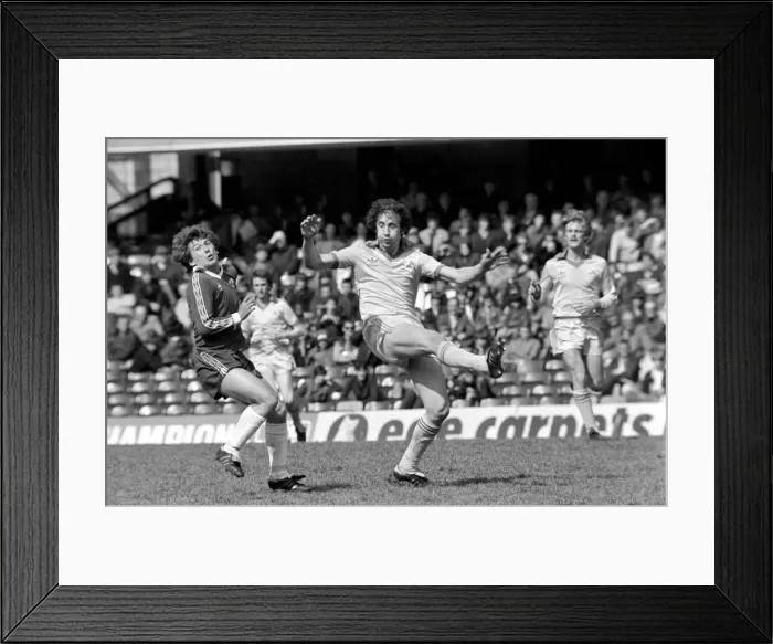 Framed Print : Division Two Football, Chelsea v Notts County, Stamford Bridge Framed Print : Division Two Football, Chelsea v Notts County, Stamford Bridge