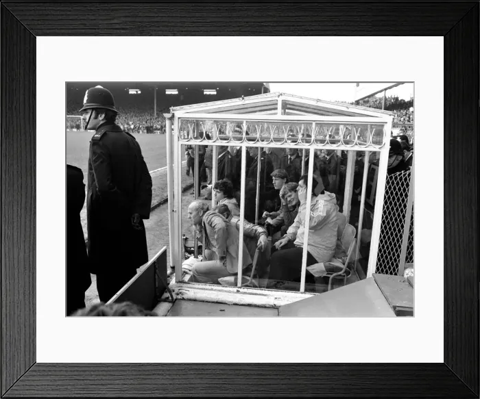 Framed Print : Division One Football 1980  /  81 Season. Arsenal v Aston Villa, Highbury