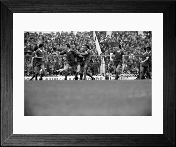 Framed Print : Division One Football 1980 / 81 Season. Tottenham Hotspur v Liverpool, White Hart Lane Framed Print : Division One Football 1980 / 81 Season. Tottenham Hotspur v Liverpool, White Hart Lane