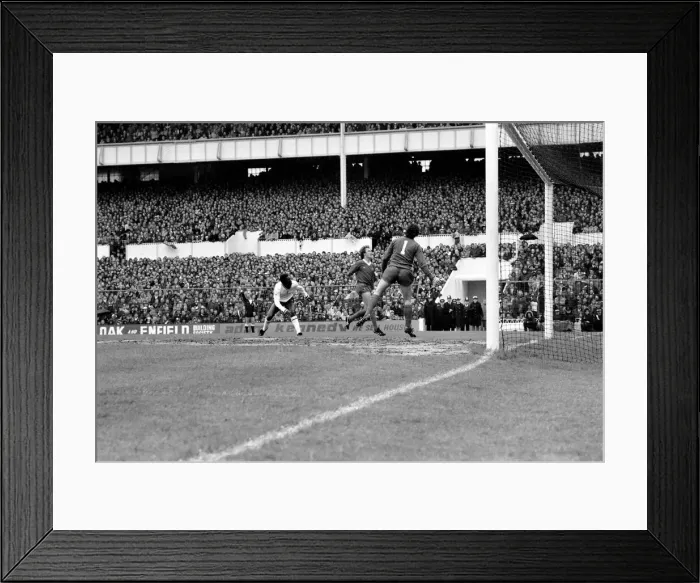 Framed Print : Division One Football 1980 / 81 Season. Tottenham Hotspur v Liverpool, White Hart Lane Framed Print : Division One Football 1980 / 81 Season. Tottenham Hotspur v Liverpool, White Hart Lane