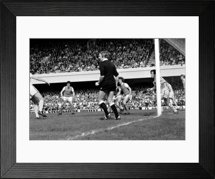 Framed Print : Division One Football 1980 / 81 Season. Arsenal v Leeds United Highbury Framed Print : Division One Football 1980 / 81 Season. Arsenal v Leeds United Highbury