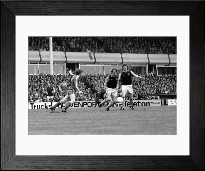Framed Print : Division One Football 1980 / 81 Season Aston Villa v Middlesbrough, Villa Park Framed Print : Division One Football 1980 / 81 Season Aston Villa v Middlesbrough, Villa Park