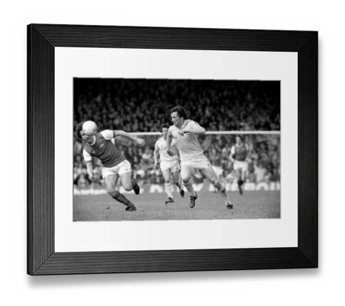 Framed Print : Division One Football 1980  /  81 Season Arsenal v Leeds United, Highbury