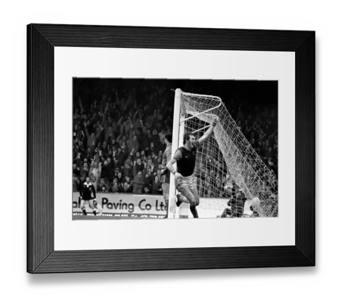 Framed Print : Division One Football 1980  /  81 Season Aston Villa v Middlesbrough, Villa Park