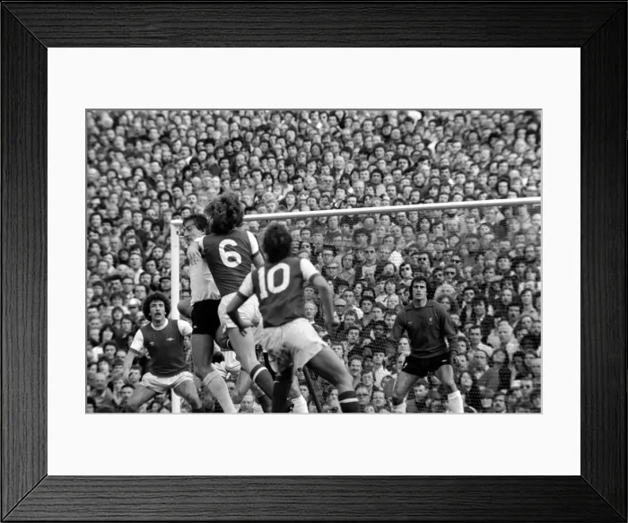 Framed Print : Division One Football 1980  /  81 Season. Arsenal v Liverpool, Highbury