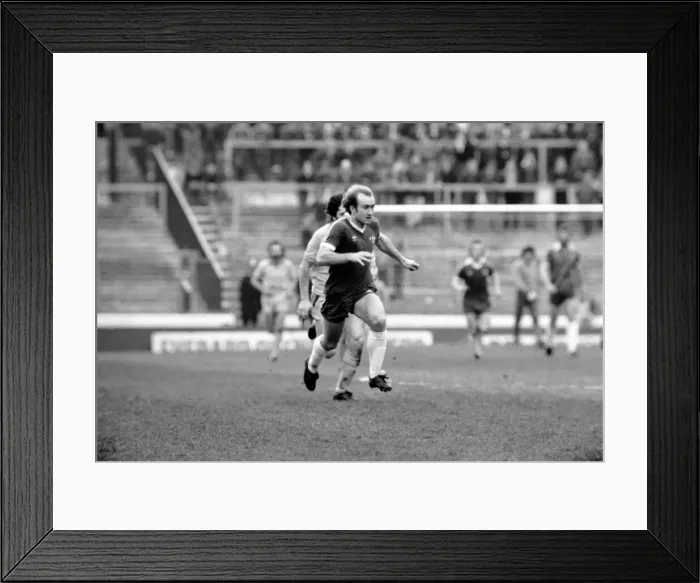 Framed Print : Division Two Football 1980 / 81 Season. Chelsea v Cardiff, Stamford Bridge Framed Print : Division Two Football 1980 / 81 Season. Chelsea v Cardiff, Stamford Bridge