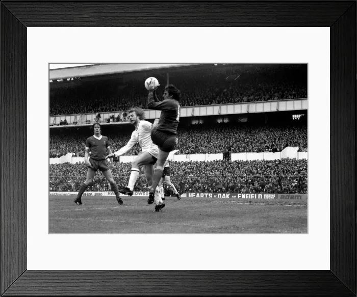 Framed Print : Division One Football 1980 / 81 Season. Tottenham Hotspur v Liverpool, White Hart Lane Framed Print : Division One Football 1980 / 81 Season. Tottenham Hotspur v Liverpool, White Hart Lane