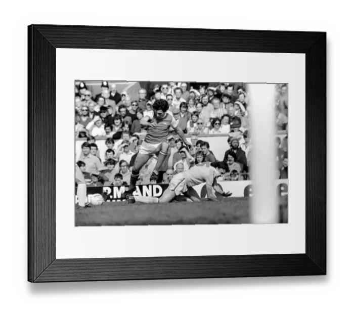 Framed Print : Division One Football 1980  /  81 Season Arsenal v Leeds United, Highbury