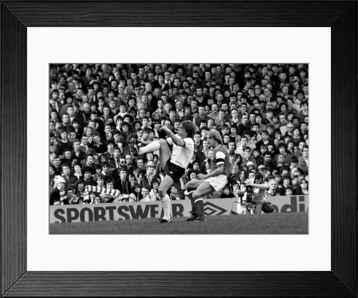 Framed Print : Division One Football 1980 / 81 Season. Arsenal v Liverpool, Highbury Framed Print : Division One Football 1980 / 81 Season. Arsenal v Liverpool, Highbury
