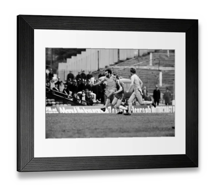 Framed Print : Division Two Football 1980  /  81 Season. Chelsea v Cardiff, Stamford Bridge