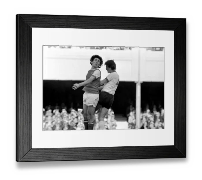 Framed Print : Division One Football 1980 / 81 Season. Arsenal v Liverpool, Highbury Framed Print : Division One Football 1980 / 81 Season. Arsenal v Liverpool, Highbury
