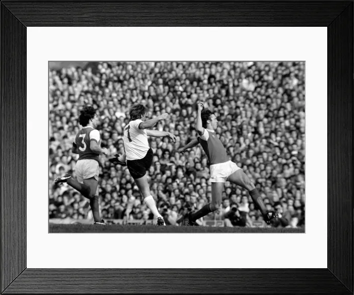 Framed Print : Division One Football 1980  /  81 Season. Arsenal v Liverpool, Highbury