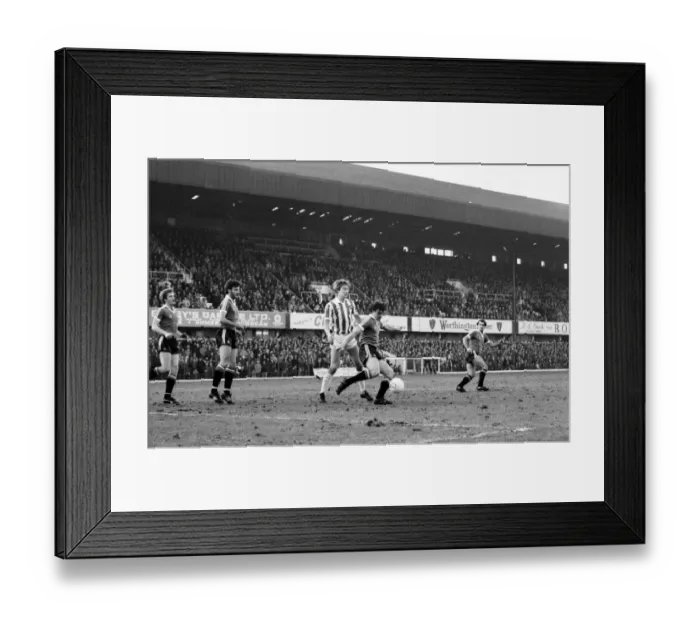 Framed Print : English League Division One match. Stoke City 0 v Manchester United 3