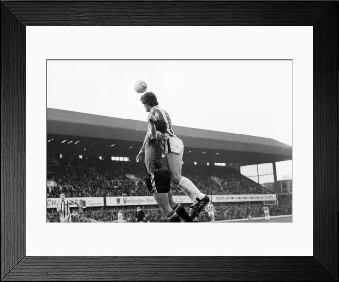 Framed Print : English League Division One match. Stoke City 0 v Manchester United 3 Framed Print : English League Division One match. Stoke City 0 v Manchester United 3