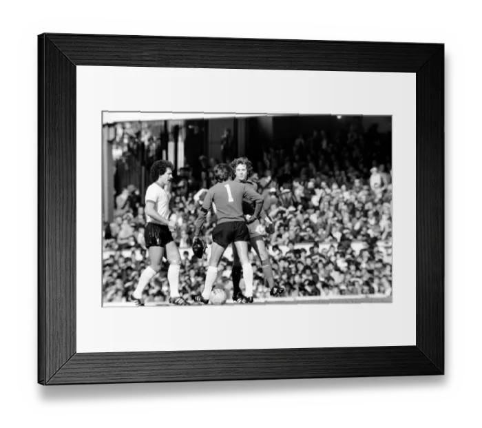 Framed Print : Division One Football 1980  /  81 Season. Arsenal v Liverpool, Highbury