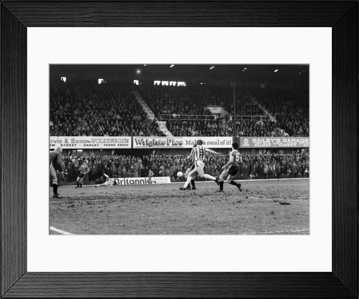 Framed Print : English League Division One match. Stoke City 0 v Manchester United 3 Framed Print : English League Division One match. Stoke City 0 v Manchester United 3