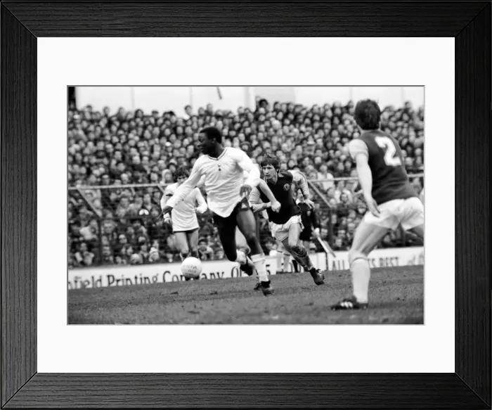 Framed Print : Division One Football 1980 / 81 Season. Tottenham Hotspur v Aston Villa, White Hart Lane Framed Print : Division One Football 1980 / 81 Season. Tottenham Hotspur v Aston Villa, White Hart Lane