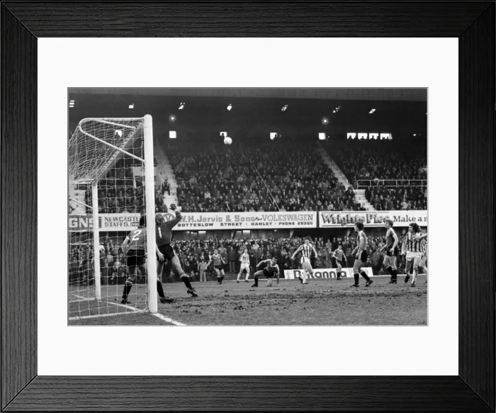 Framed Print : English League Division One match. Stoke City 0 v Manchester United 3 Framed Print : English League Division One match. Stoke City 0 v Manchester United 3