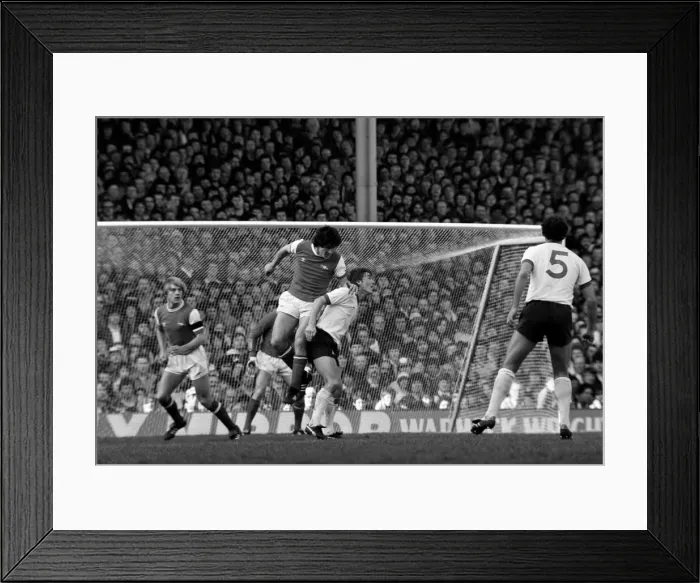 Framed Print : Division One Football 1980 / 81 Season. Arsenal v Liverpool, Highbury Framed Print : Division One Football 1980 / 81 Season. Arsenal v Liverpool, Highbury