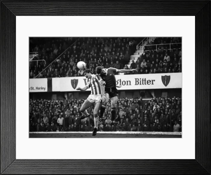 Framed Print : English League Division One match. Stoke City 0 v Manchester United 3 Framed Print : English League Division One match. Stoke City 0 v Manchester United 3