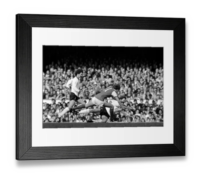 Framed Print : Division One Football 1980 / 81 Season. Arsenal v Liverpool, Highbury Framed Print : Division One Football 1980 / 81 Season. Arsenal v Liverpool, Highbury