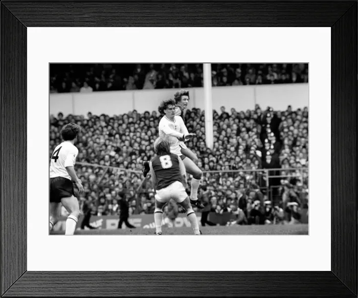 Framed Print : Division One Football 1980 / 81 Season. Tottenham Hotspur v Aston Villa, White Hart Lane Framed Print : Division One Football 1980 / 81 Season. Tottenham Hotspur v Aston Villa, White Hart Lane